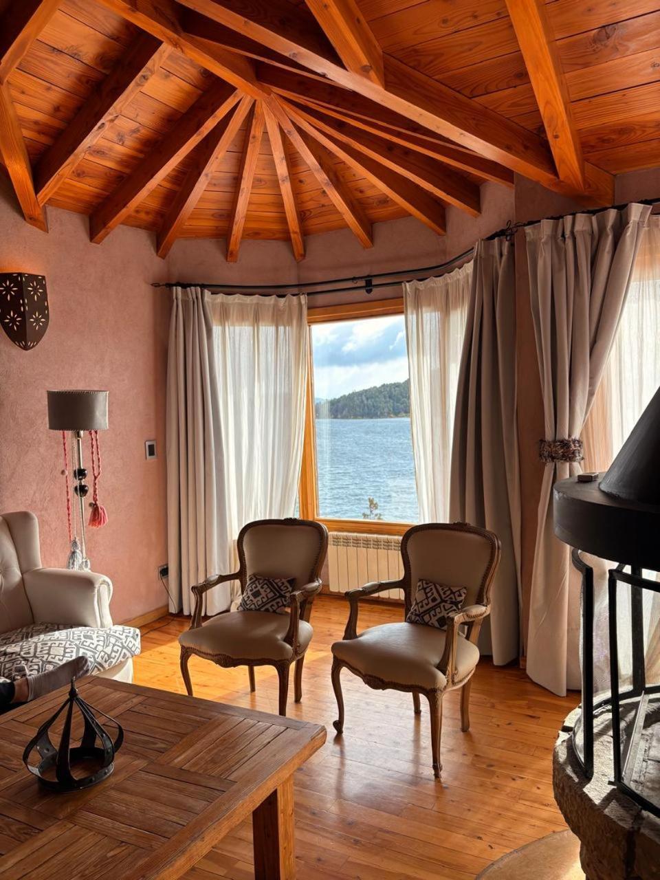 Lirolay Suites - Apart Hotel San Carlos de Bariloche Kültér fotó