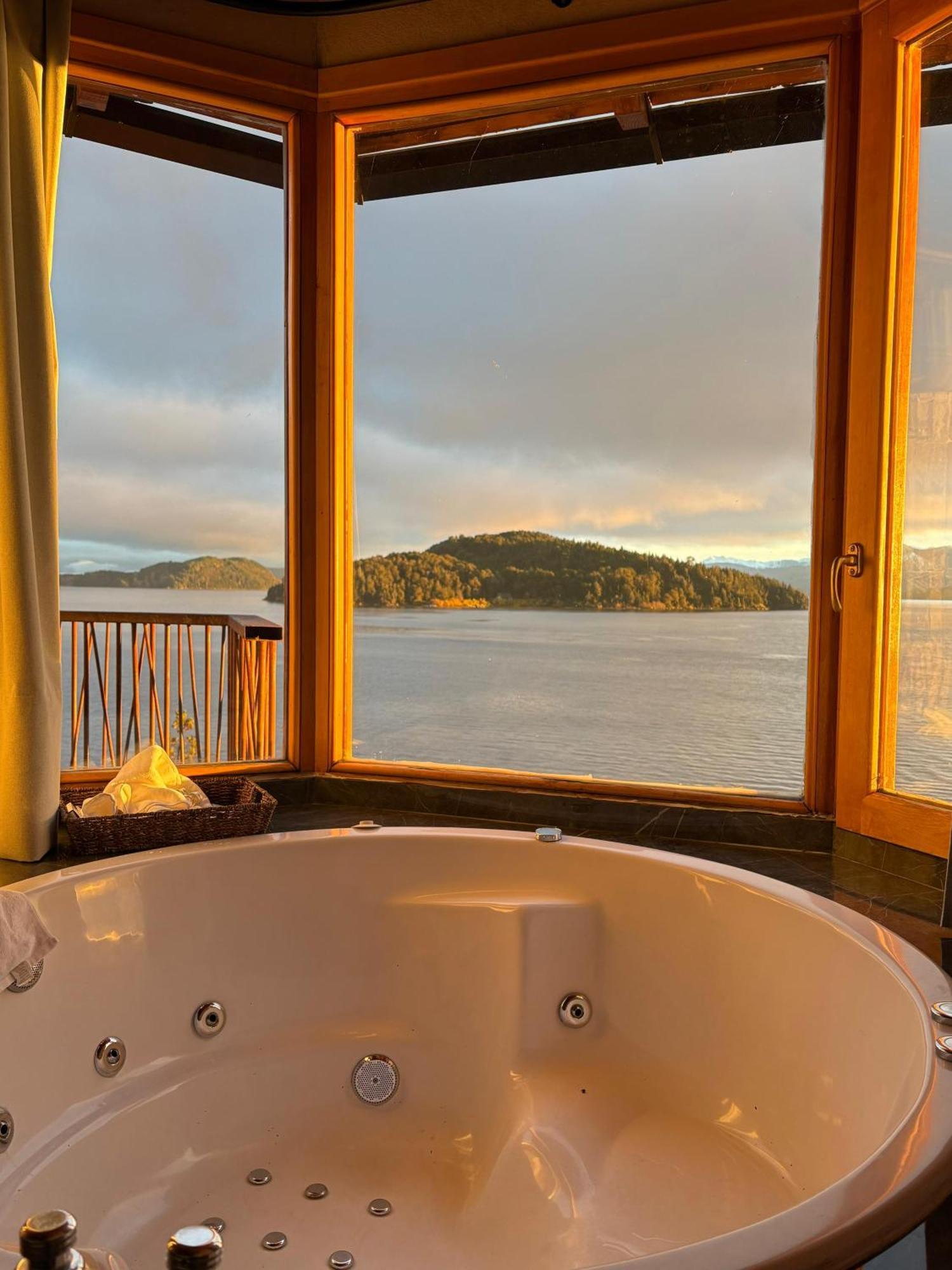 Lirolay Suites - Apart Hotel San Carlos de Bariloche Kültér fotó