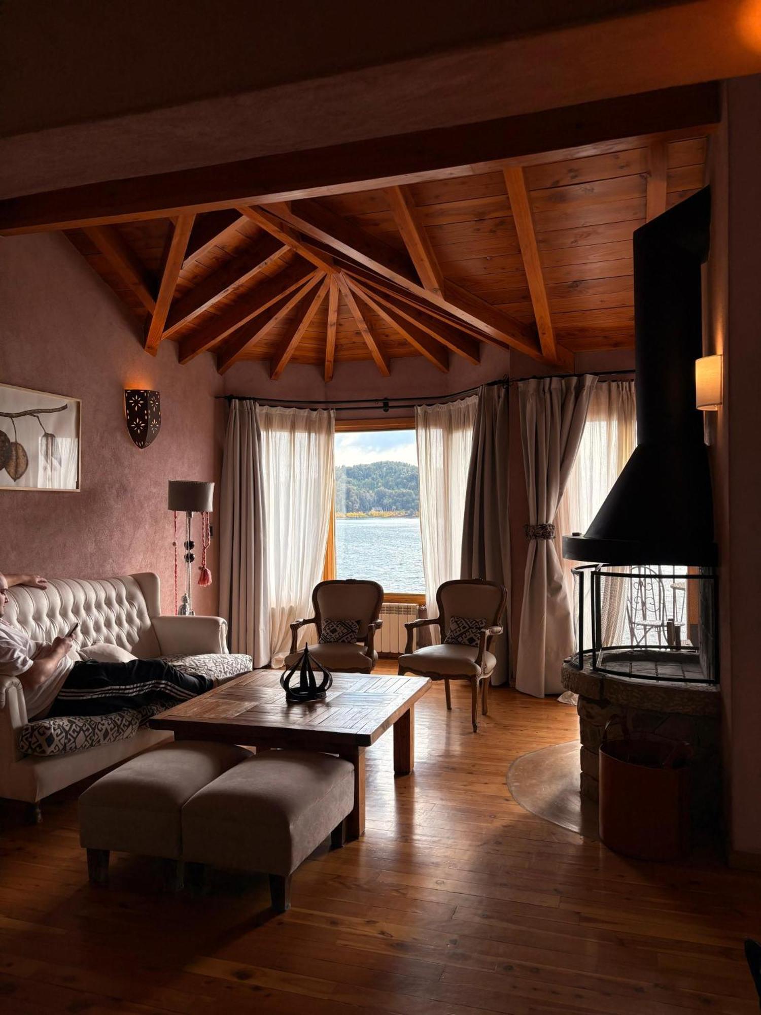 Lirolay Suites - Apart Hotel San Carlos de Bariloche Kültér fotó